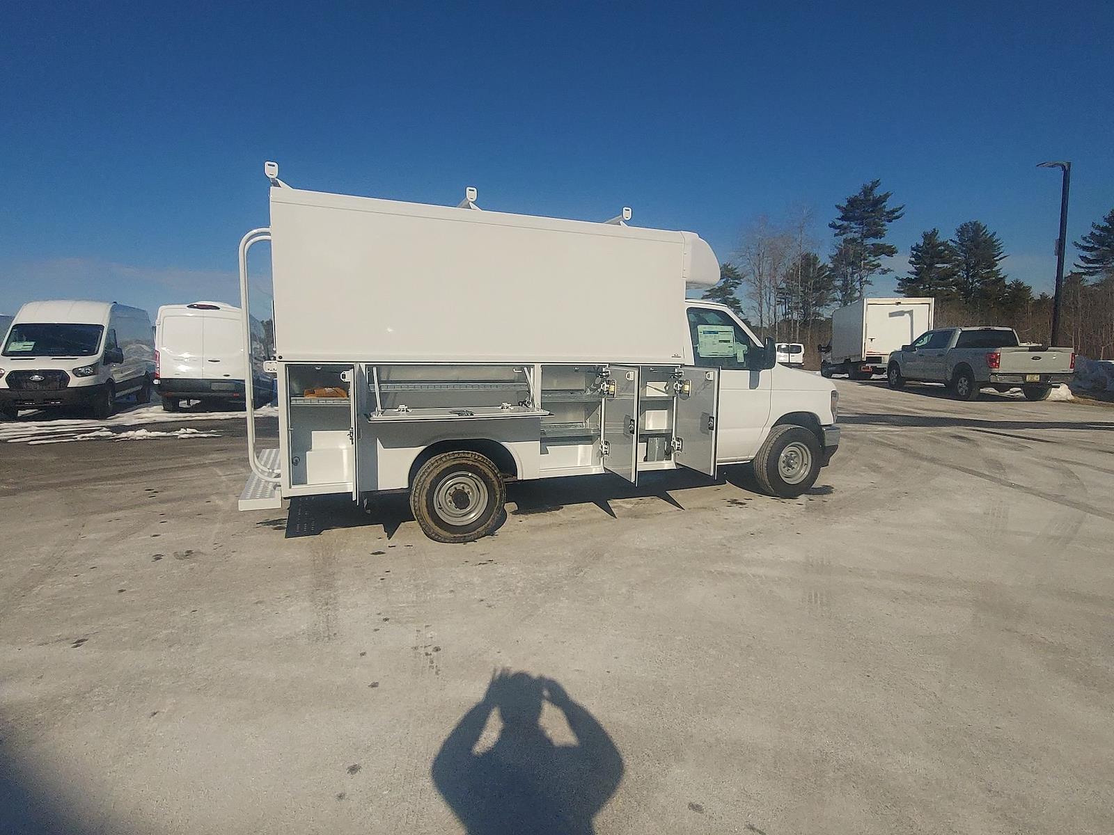 New 2026 Ford E-350 Cutaway - photo 3