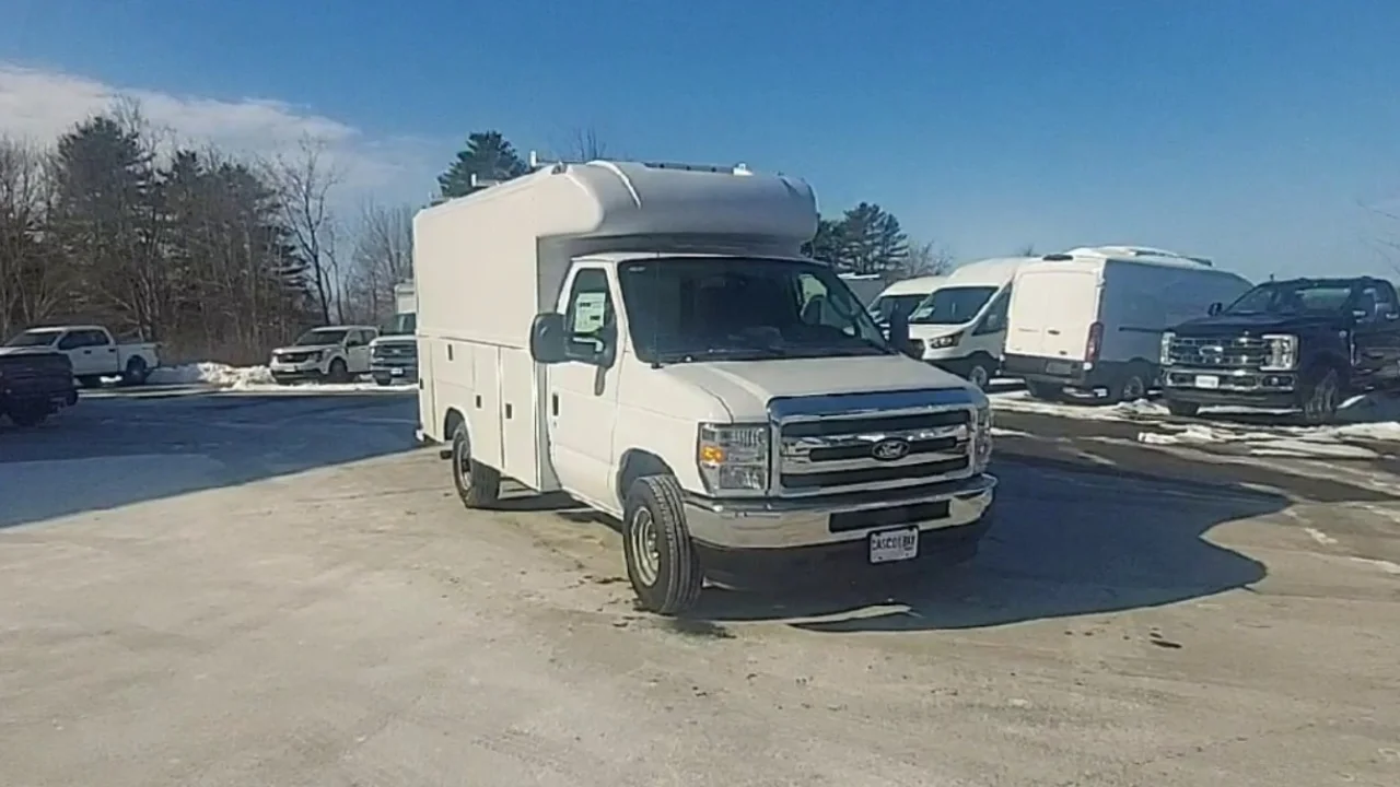 New 2026 Ford E-350 Cutaway - photo 14