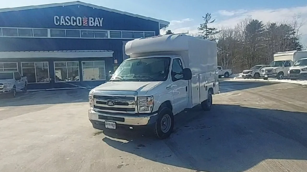 New 2026 Ford E-350 Cutaway - photo 15