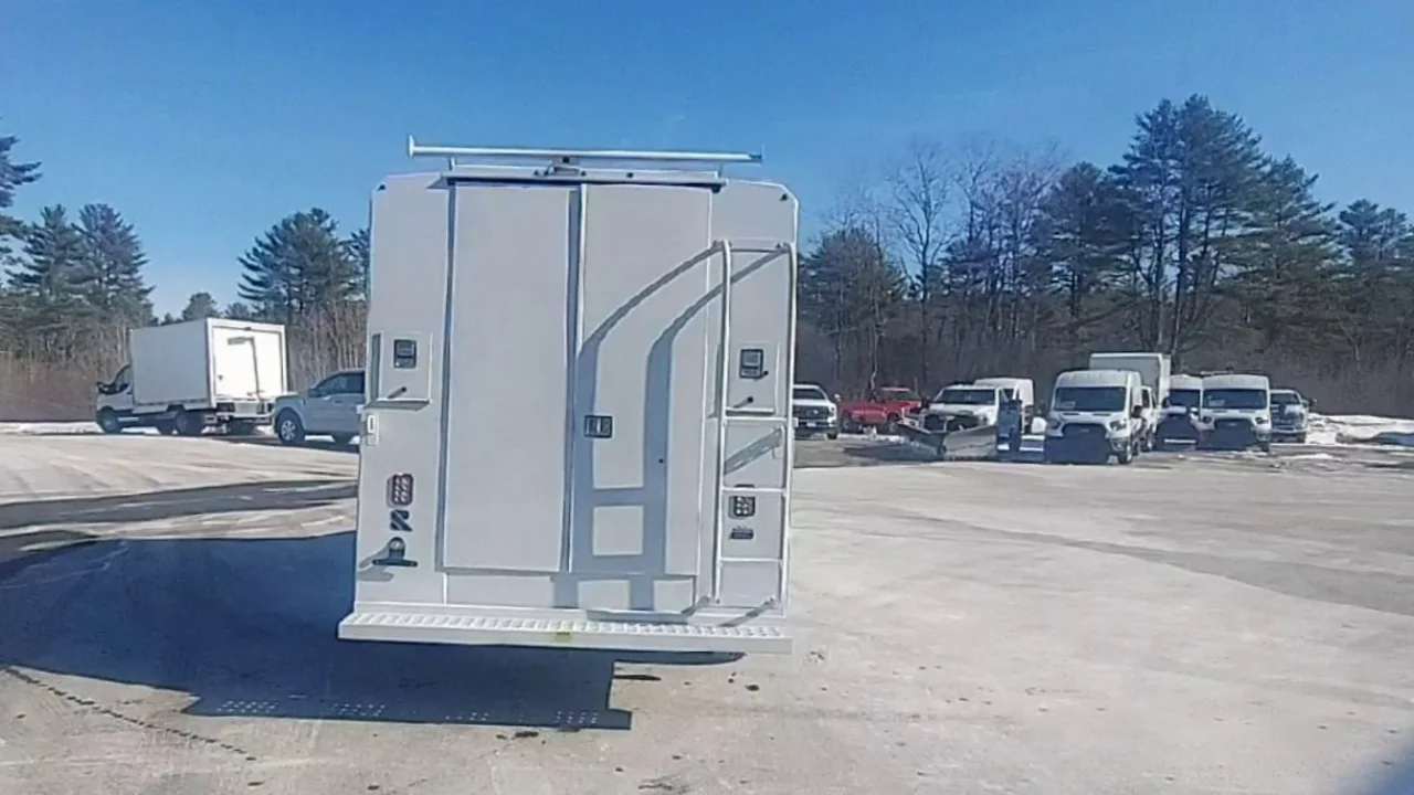 New 2026 Ford E-350 Cutaway - photo 19