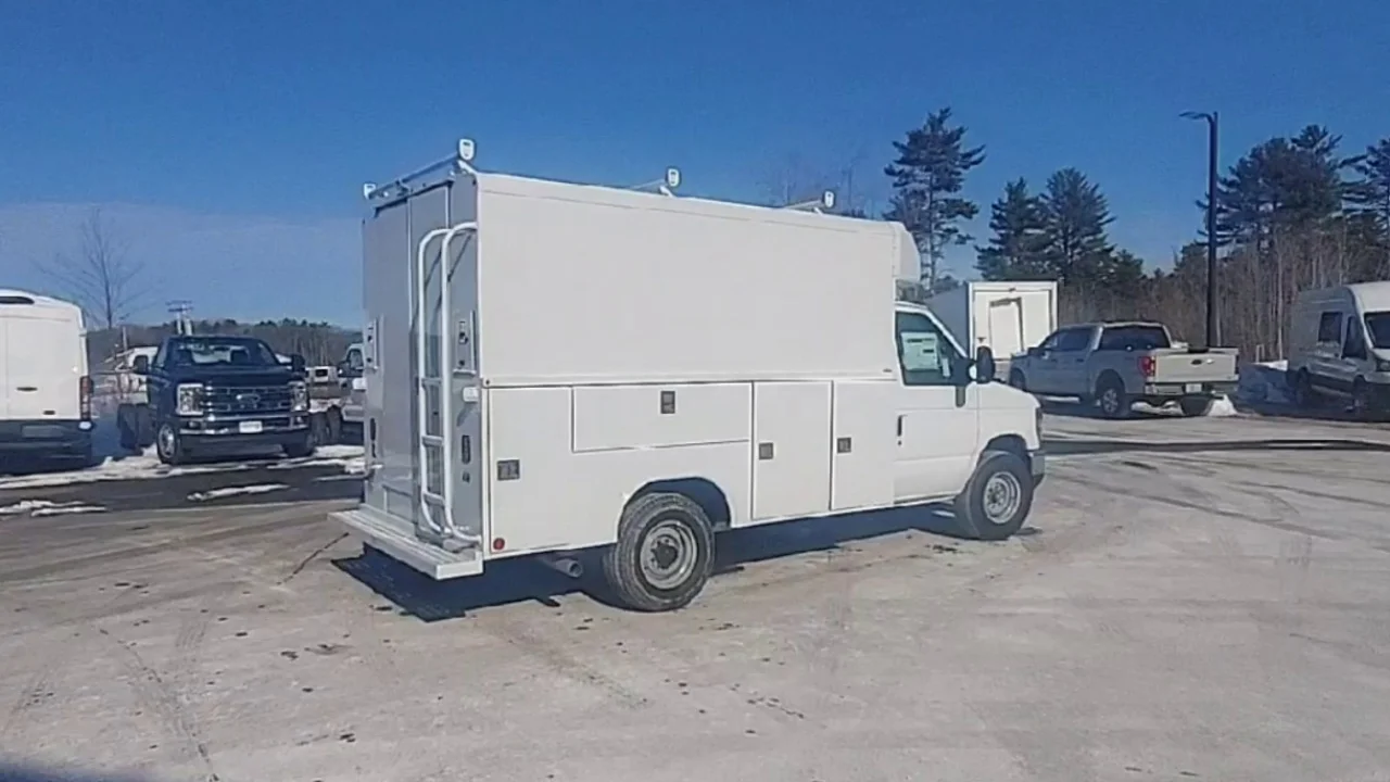 New 2026 Ford E-350 Cutaway - photo 20