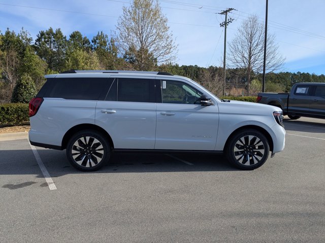 New 2026 Ford Expedition - photo 2
