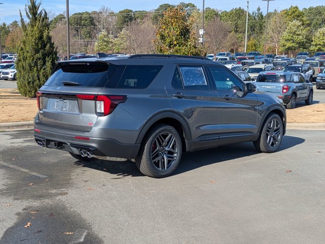 New 2026 Ford Explorer - photo 2