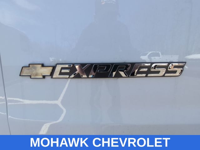 New 2025 Chevrolet Express 3500 Empty Cargo Van - photo 18