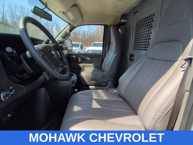 New 2025 Chevrolet Express 3500 Empty Cargo Van - photo 9