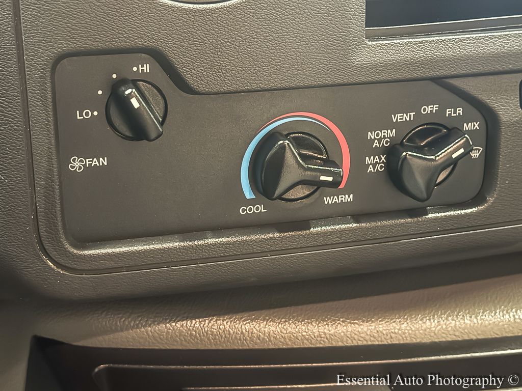 Used 2024 Ford E-350 Cutaway - photo 13