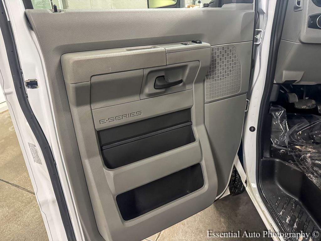 Used 2024 Ford E-350 Cutaway - photo 15