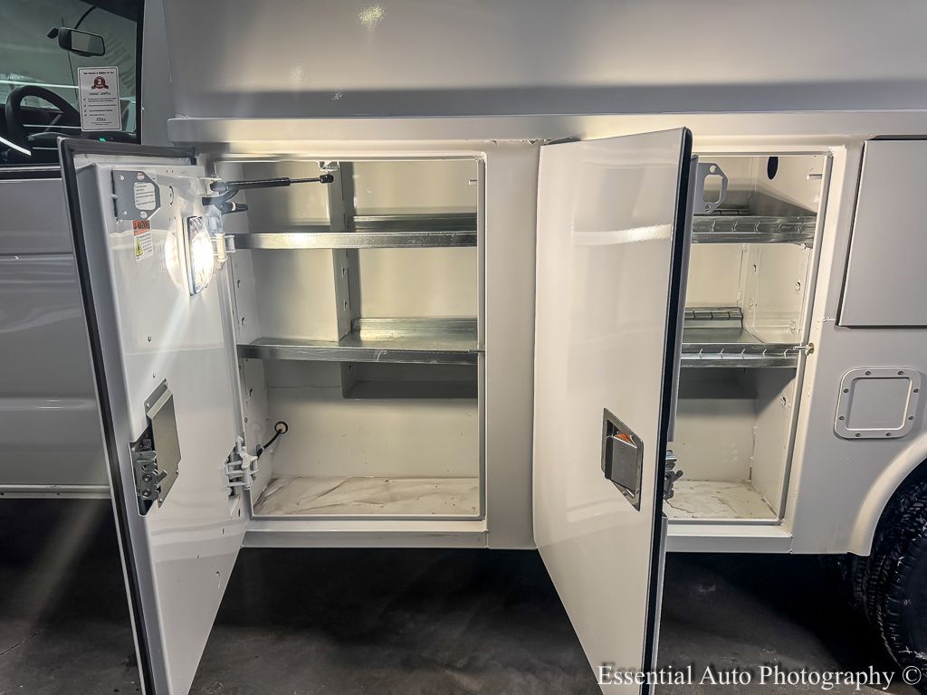 Used 2024 Ford E-350 Cutaway - photo 16