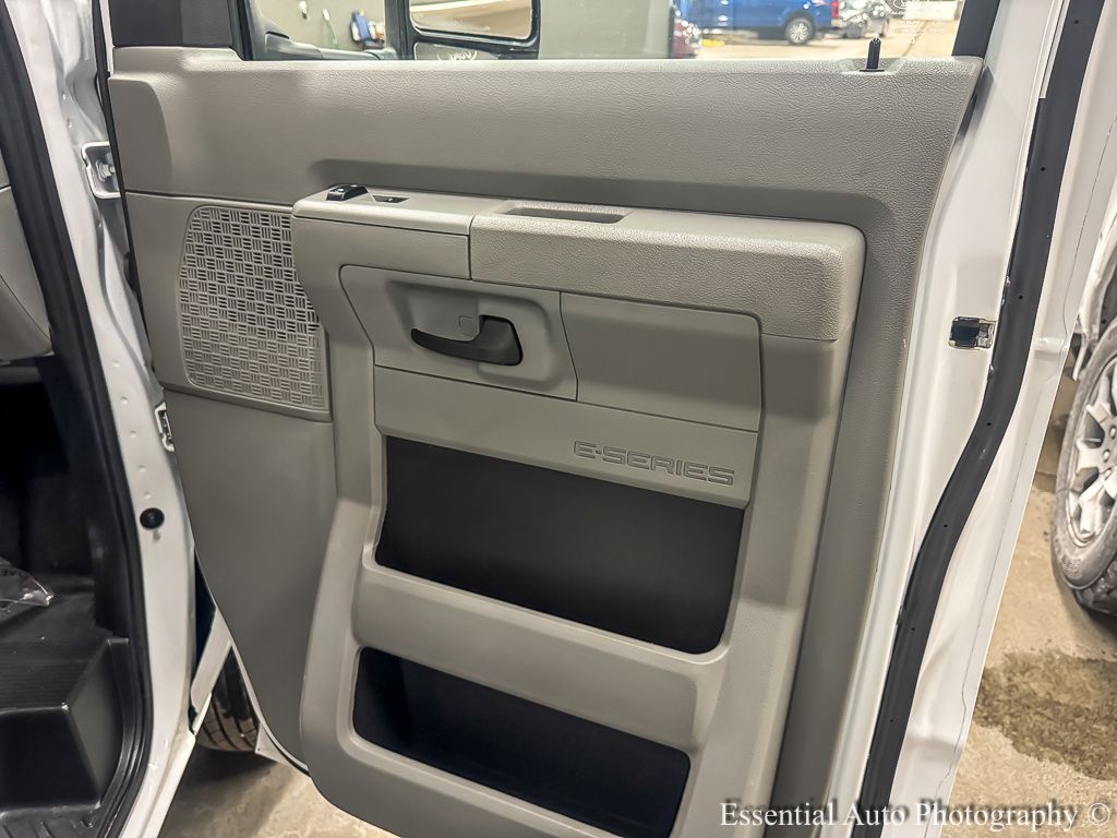 Used 2024 Ford E-350 Cutaway - photo 20