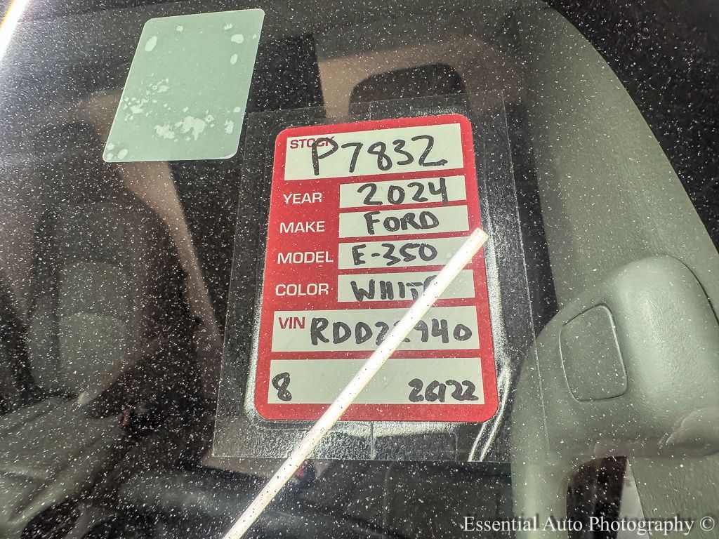 Used 2024 Ford E-350 Cutaway - photo 23