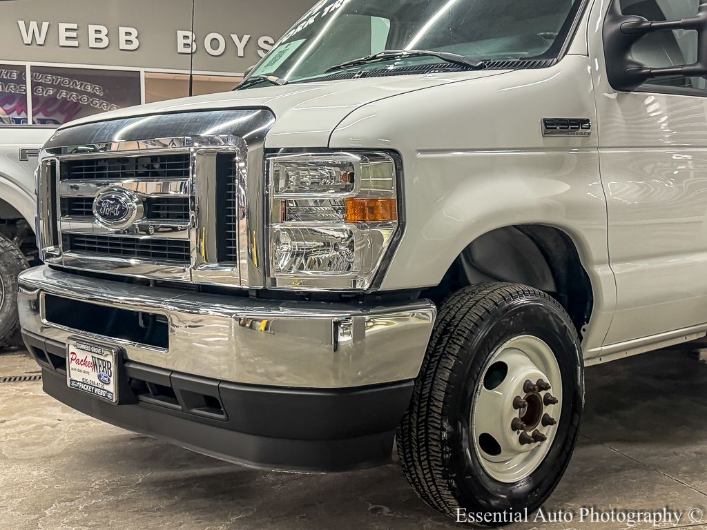 Used 2024 Ford E-350 Cutaway - photo 3