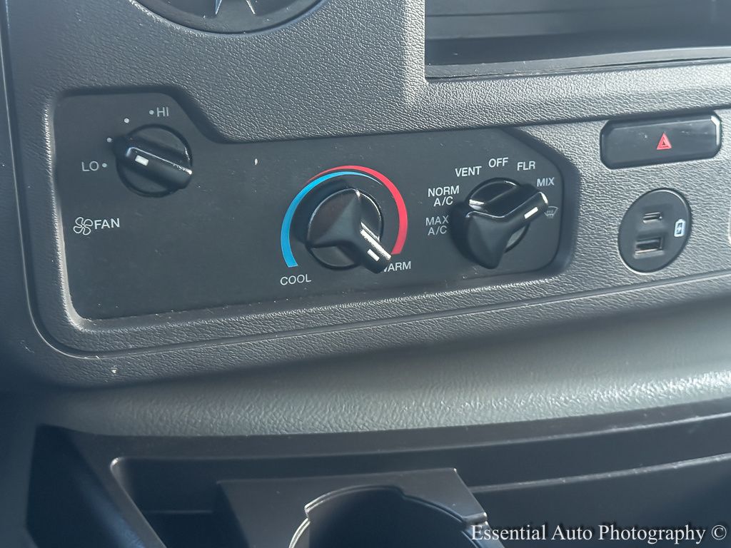 Used 2025 Ford E-350 Cutaway - photo 12