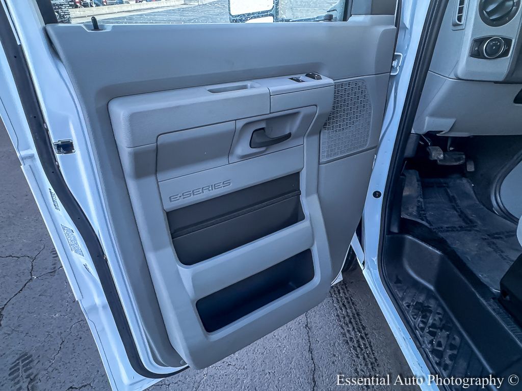 Used 2025 Ford E-350 Cutaway - photo 14