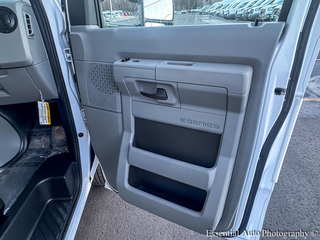 Used 2025 Ford E-350 Cutaway - photo 16