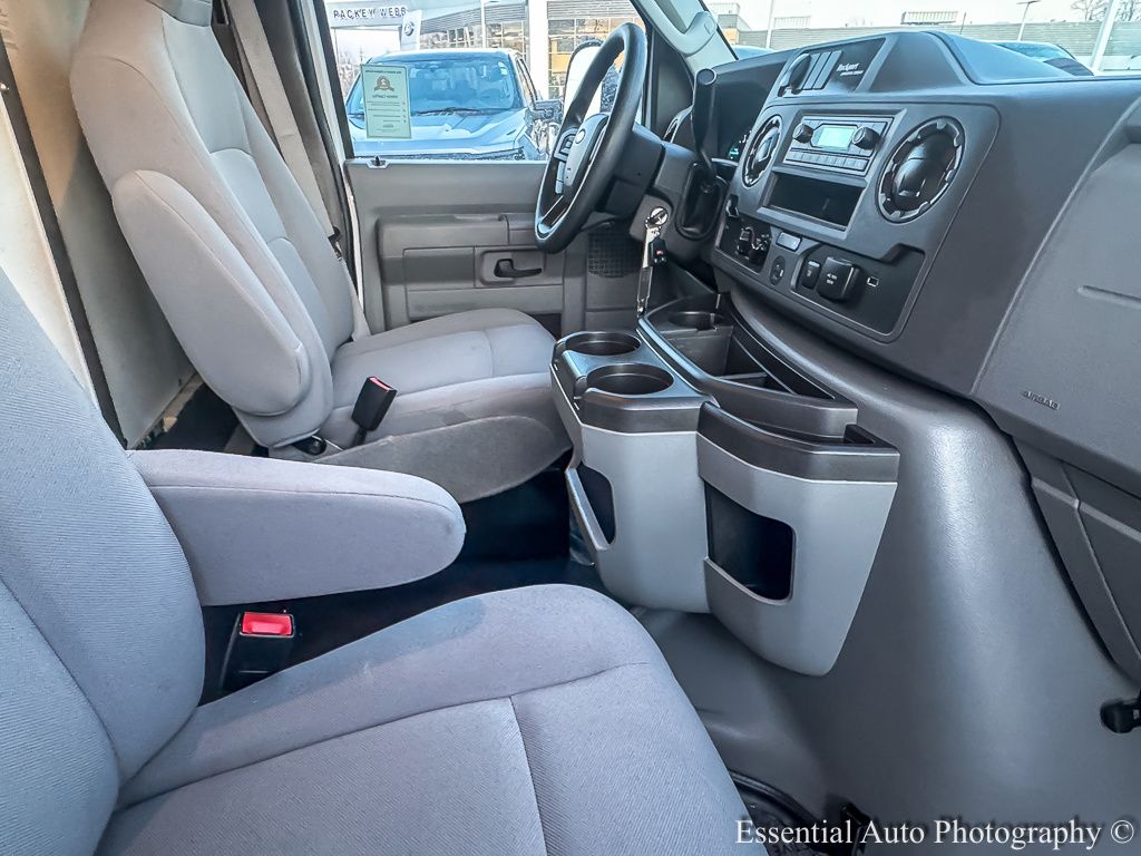 Used 2025 Ford E-350 Cutaway - photo 17