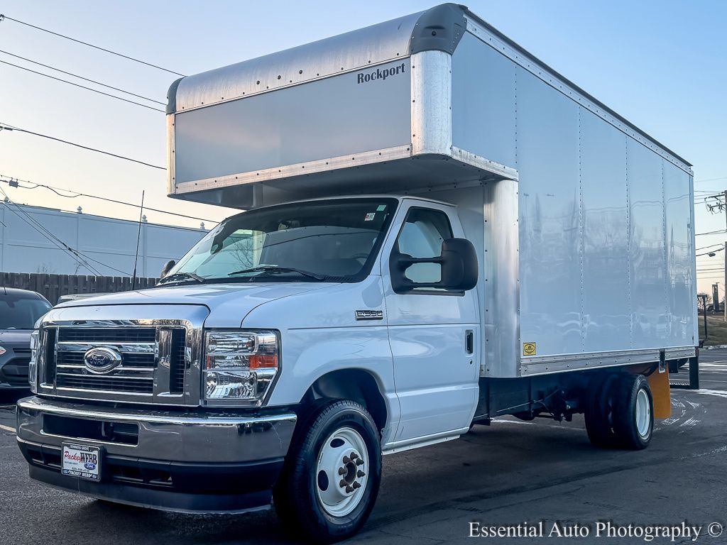 Used 2025 Ford E-350 Cutaway - photo 21