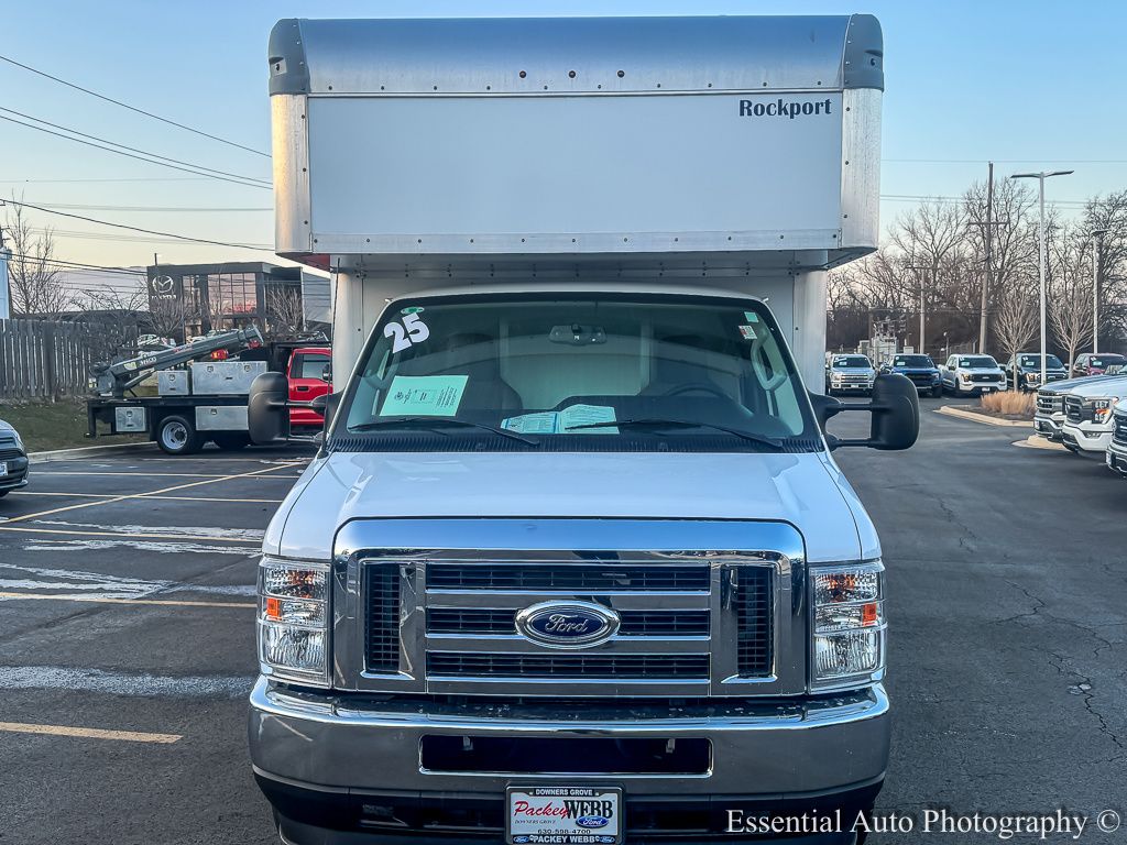 Used 2025 Ford E-350 Cutaway - photo 3