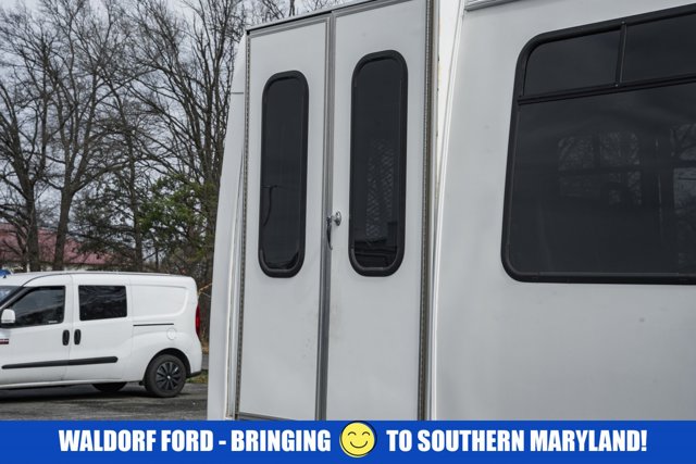 Used 2015 Ford E-350 Cutaway - photo 16