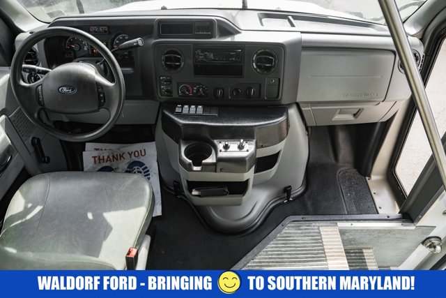 Used 2015 Ford E-350 Cutaway - photo 21