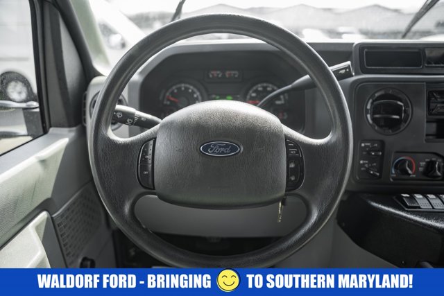 Used 2015 Ford E-350 Cutaway - photo 28