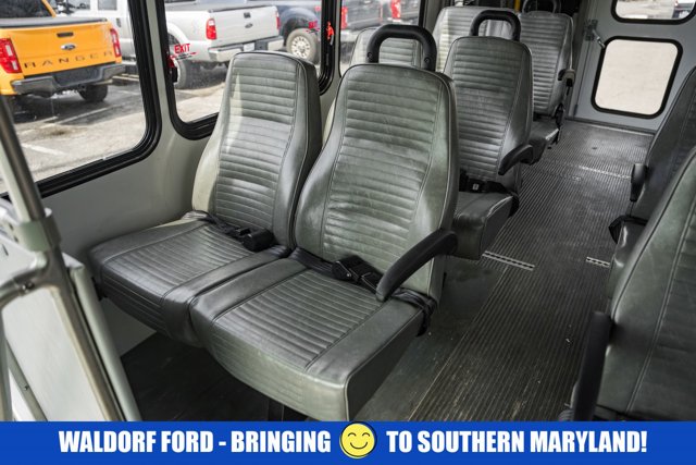 Used 2015 Ford E-350 Cutaway - photo 32