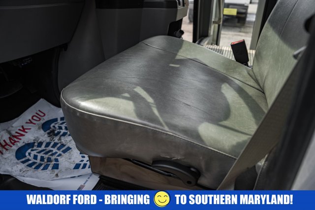 Used 2015 Ford E-350 Cutaway - photo 35