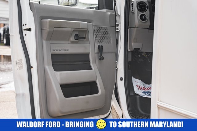 Used 2015 Ford E-350 Cutaway - photo 36