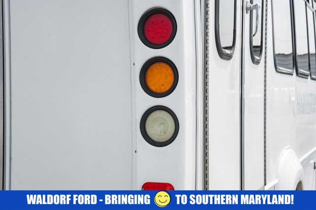 Used 2015 Ford E-350 Cutaway - photo 5