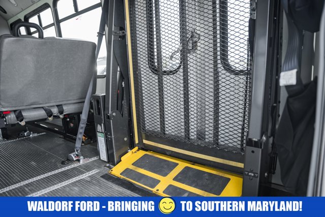 Used 2015 Ford E-350 Cutaway - photo 8