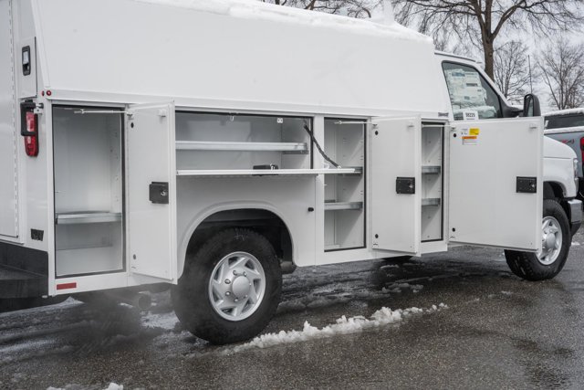 New 2026 Ford E-350 Cutaway - photo 21