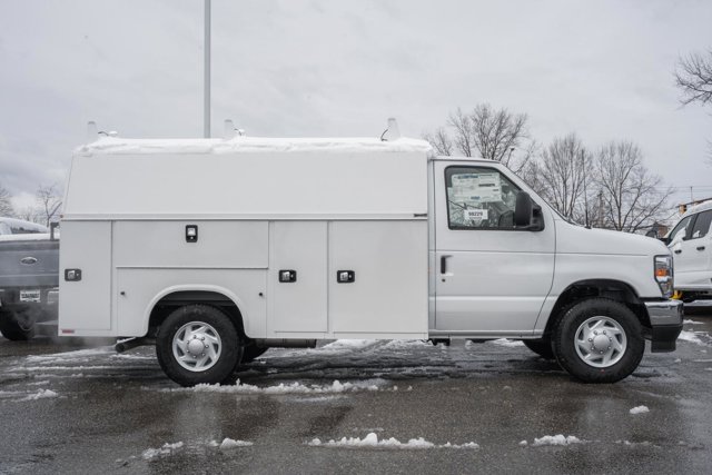 New 2026 Ford E-350 - photo 2