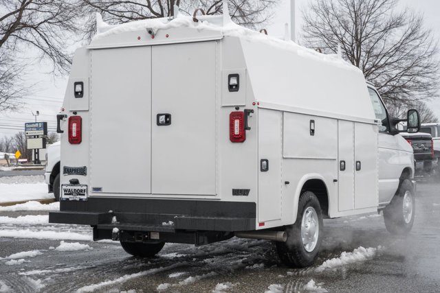 New 2026 Ford E-350 Cutaway - photo 3