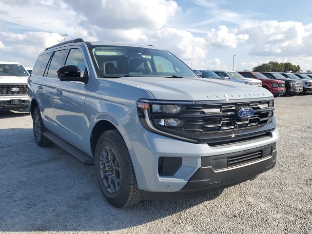 New 2025 Ford Expedition - photo 2