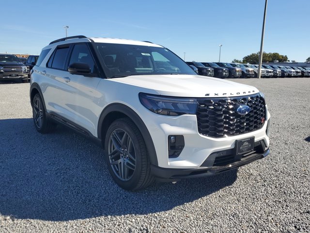 New 2026 Ford Explorer - photo 2