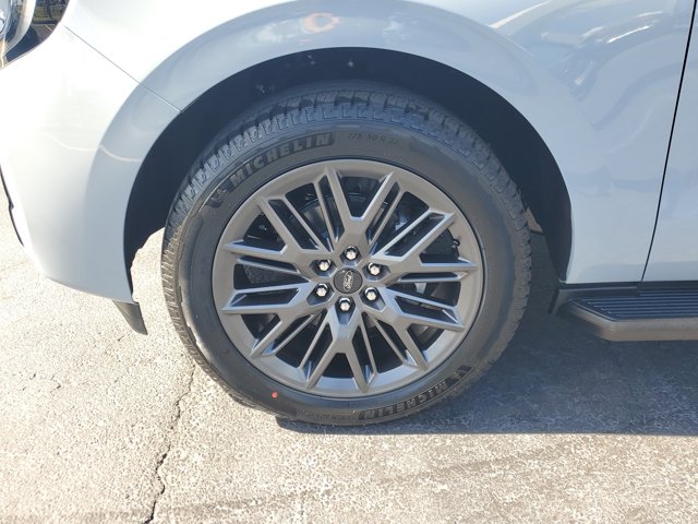 New 2026 Ford Expedition Platinum - photo 5