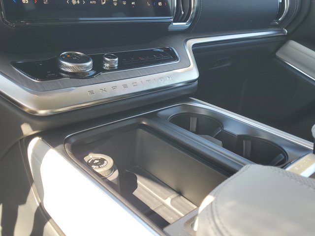 New 2026 Ford Expedition Platinum - photo 24