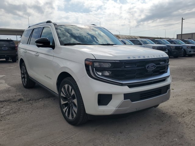 New 2026 Ford Expedition - photo 2