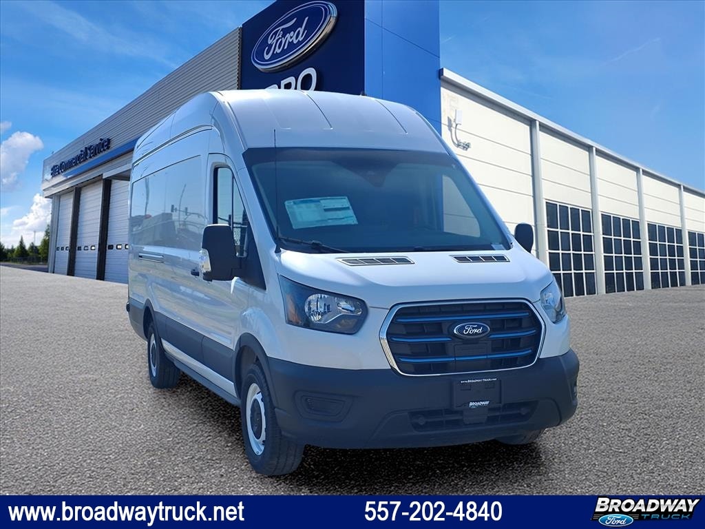 Used 2023 Ford E-Transit 350 - photo 1