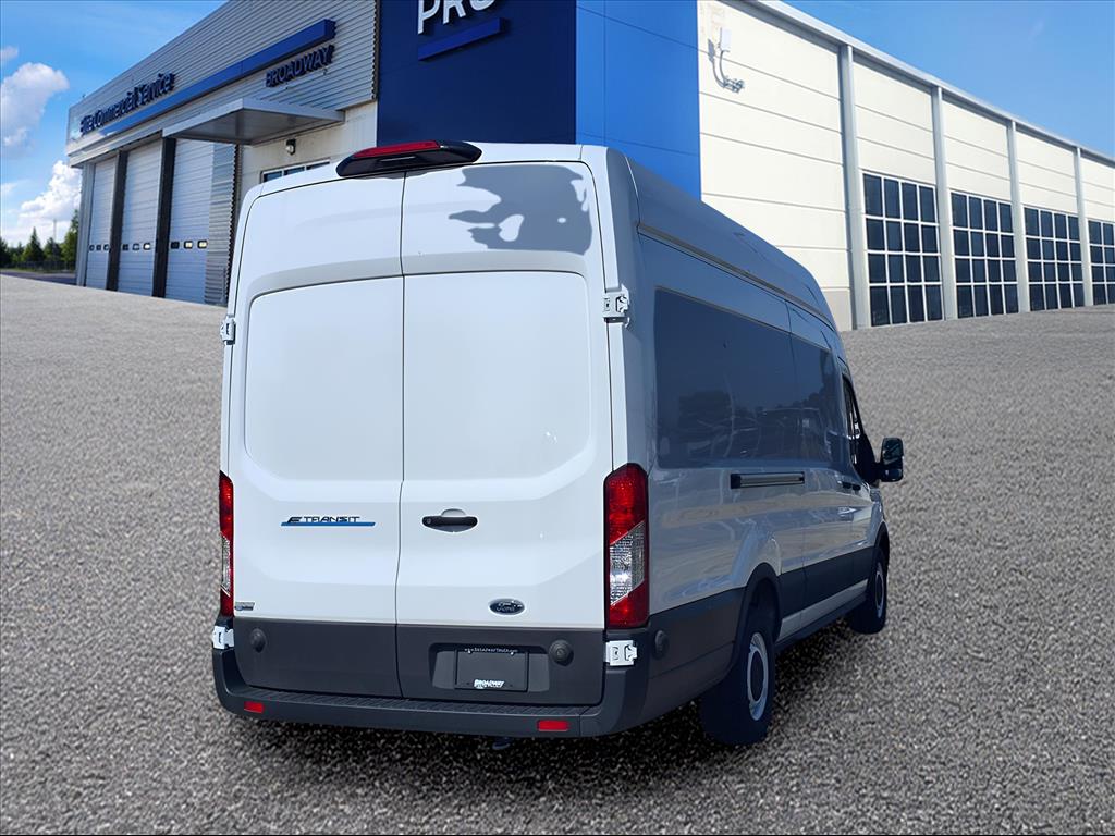 Used 2023 Ford E-Transit 350 - photo 2