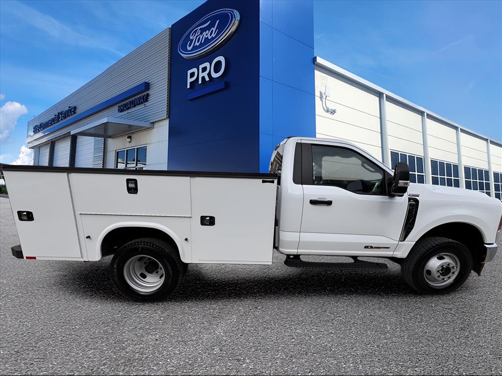 New 2025 Ford F-350 - photo 2