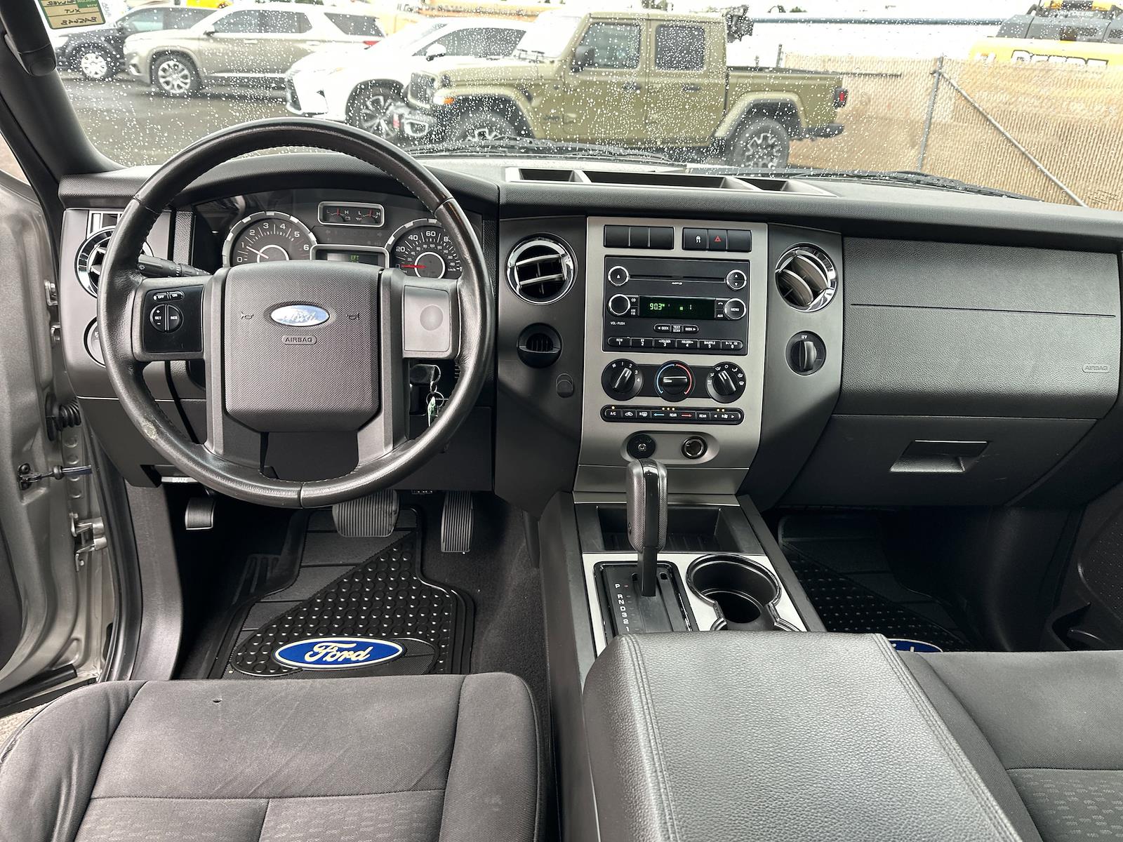 Used 2008 Ford Expedition XLT SUV - photo 11