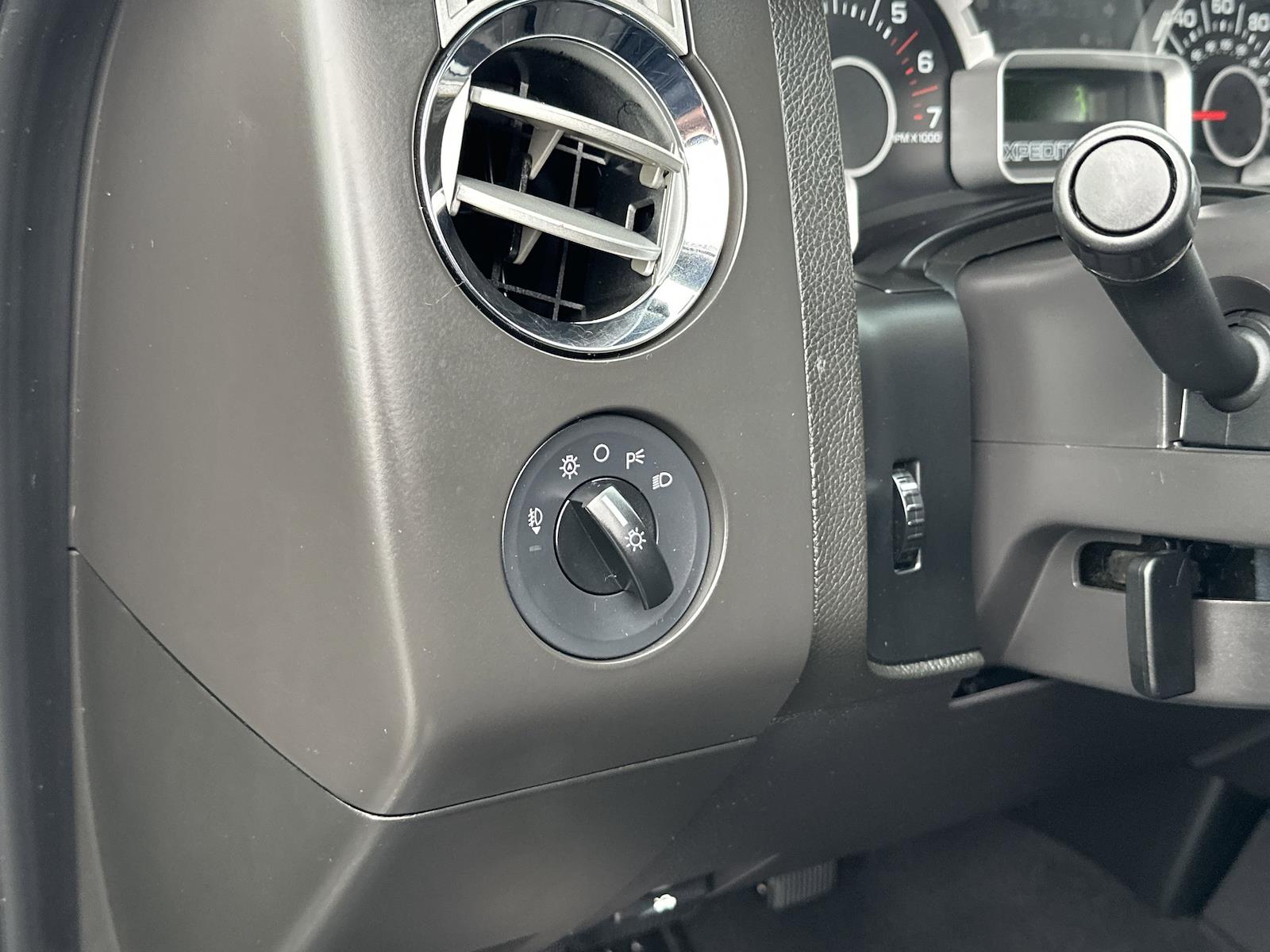 Used 2008 Ford Expedition XLT SUV - photo 15