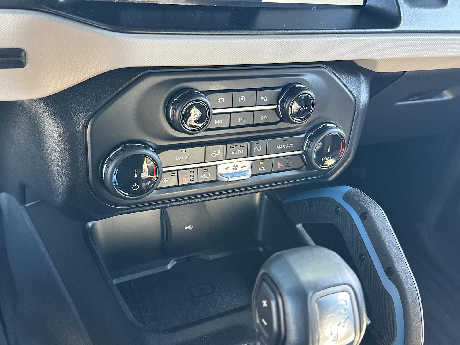 Used 2022 Ford Bronco Wildtrak AWD SUV - photo 23