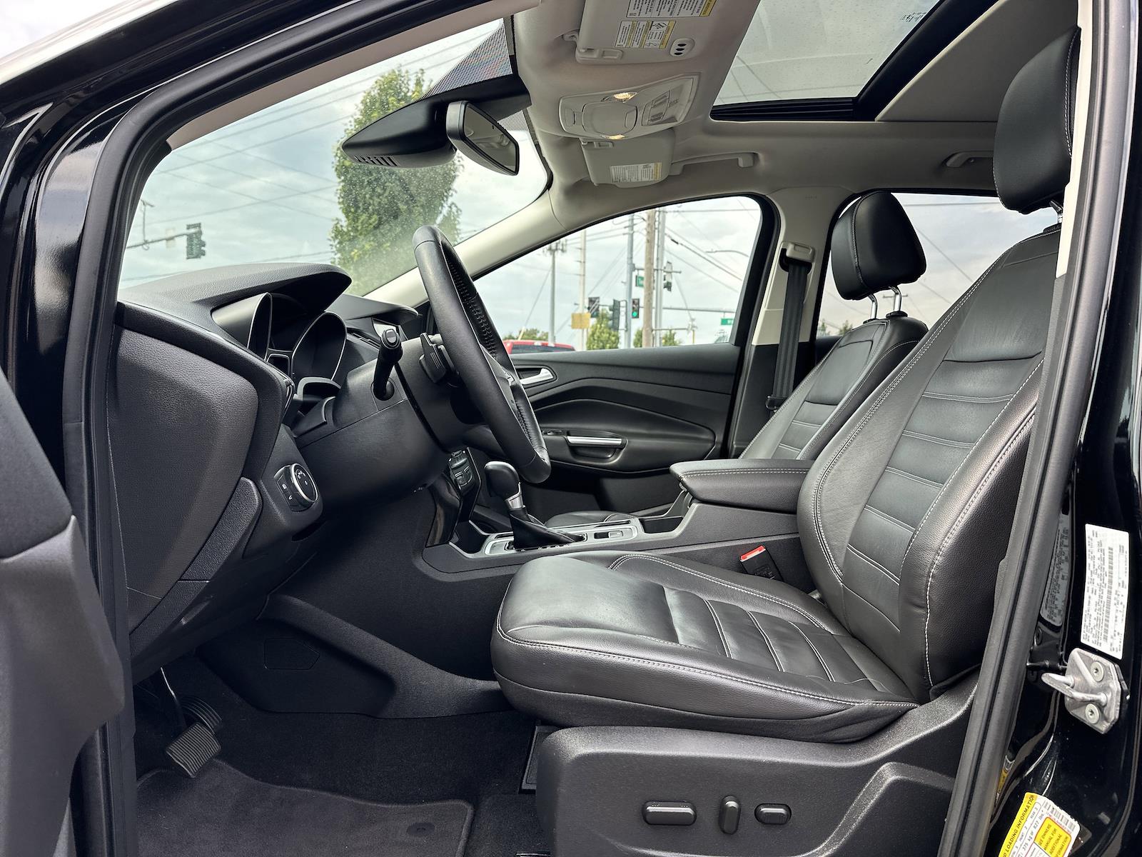 Used 2017 Ford Escape Titanium 4x4 SUV - photo 10