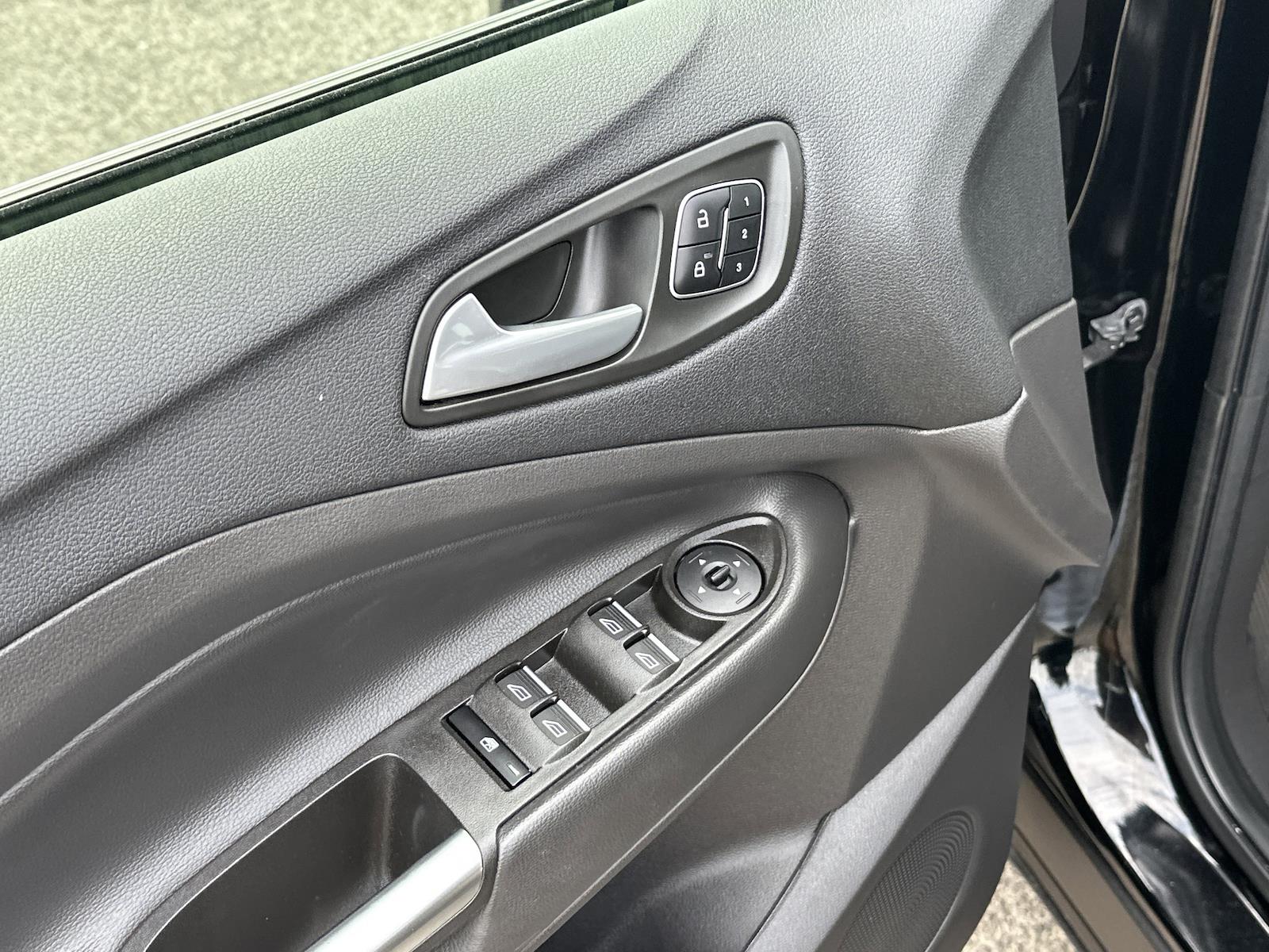 Used 2017 Ford Escape Titanium 4x4 SUV - photo 16