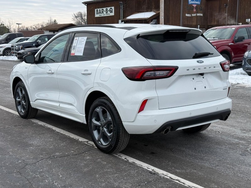 Used 2023 Ford Escape - photo 2