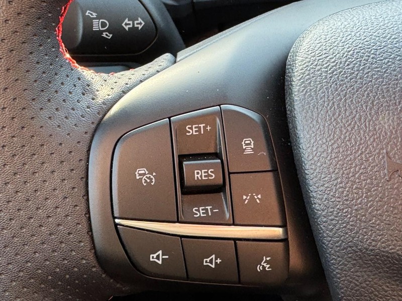 Used 2025 Ford Escape ST-Line - photo 14