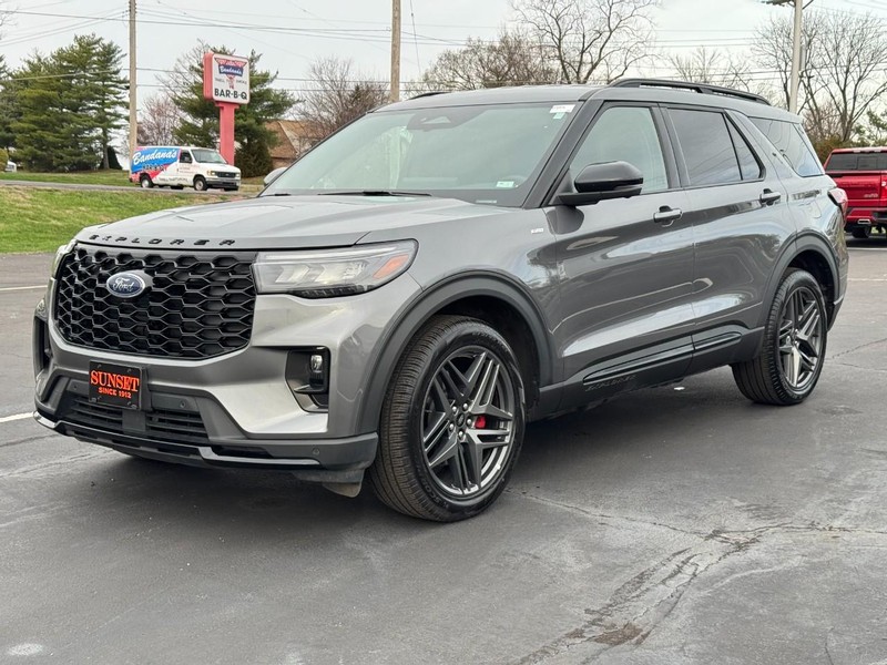 Used 2025 Ford Explorer ST-Line - photo 5