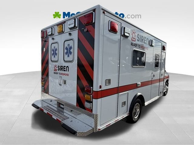 New 1996 Ford E-450 Cutaway - photo 5