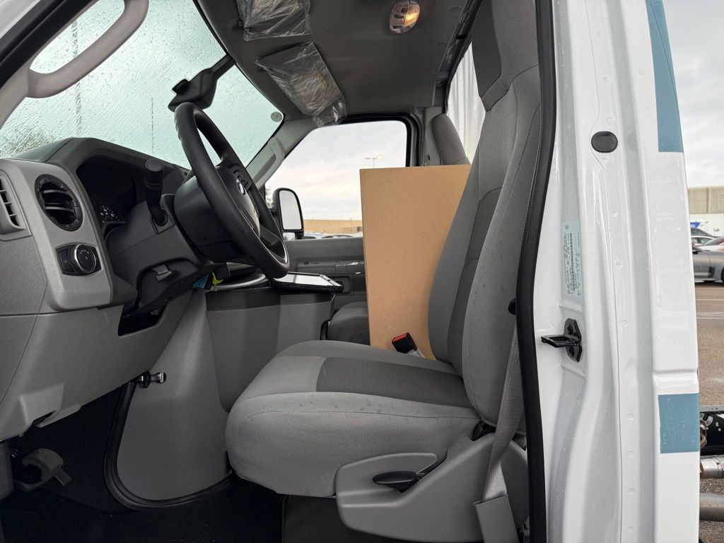 New 2026 Ford E-350 Cutaway - photo 14